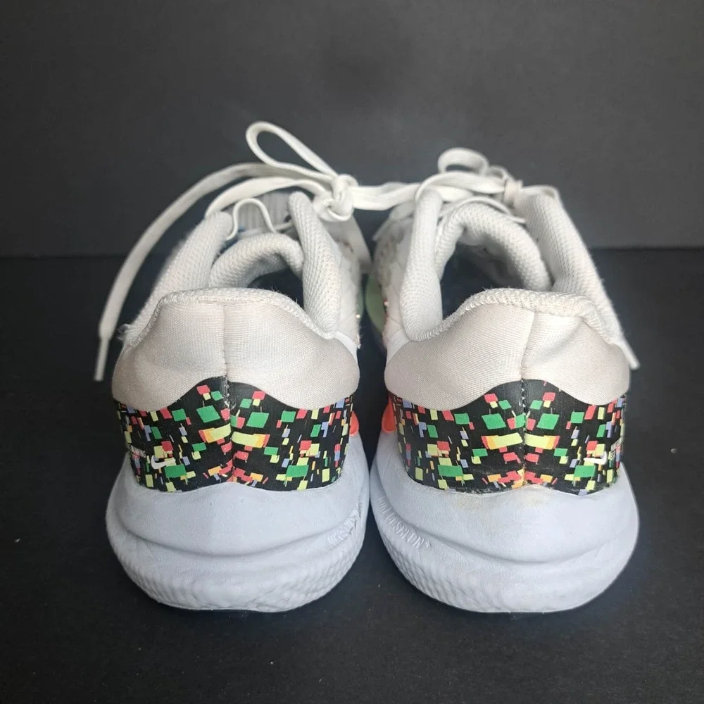 Nike Womens Air Winflo 9 White Green Red Sz 7.5 FD0880 100 Running